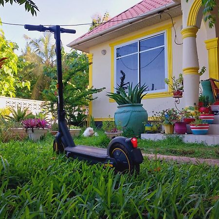 L&J Modern Backpackers Kigamboni Beach House Bed & Breakfast Dar-es-Salaam Eksteriør bilde