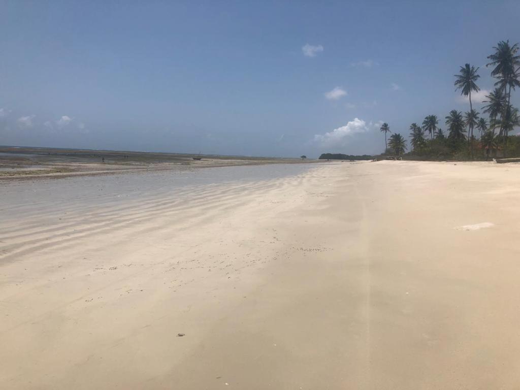L&J Modern Backpackers Kigamboni Beach House Bed & Breakfast Dar-es-Salaam Eksteriør bilde