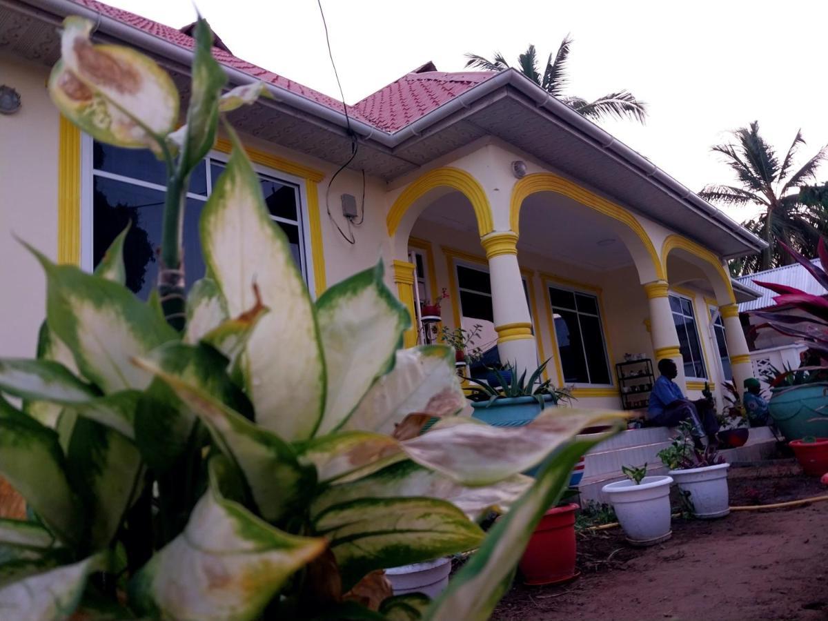 L&J Modern Backpackers Kigamboni Beach House Bed & Breakfast Dar-es-Salaam Eksteriør bilde
