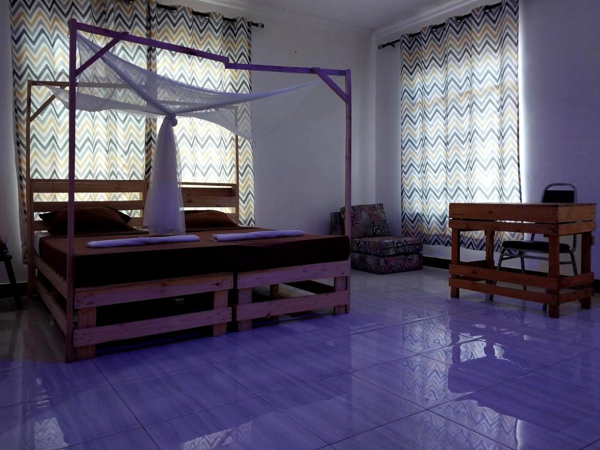 L&J Modern Backpackers Kigamboni Beach House Bed & Breakfast Dar-es-Salaam Eksteriør bilde