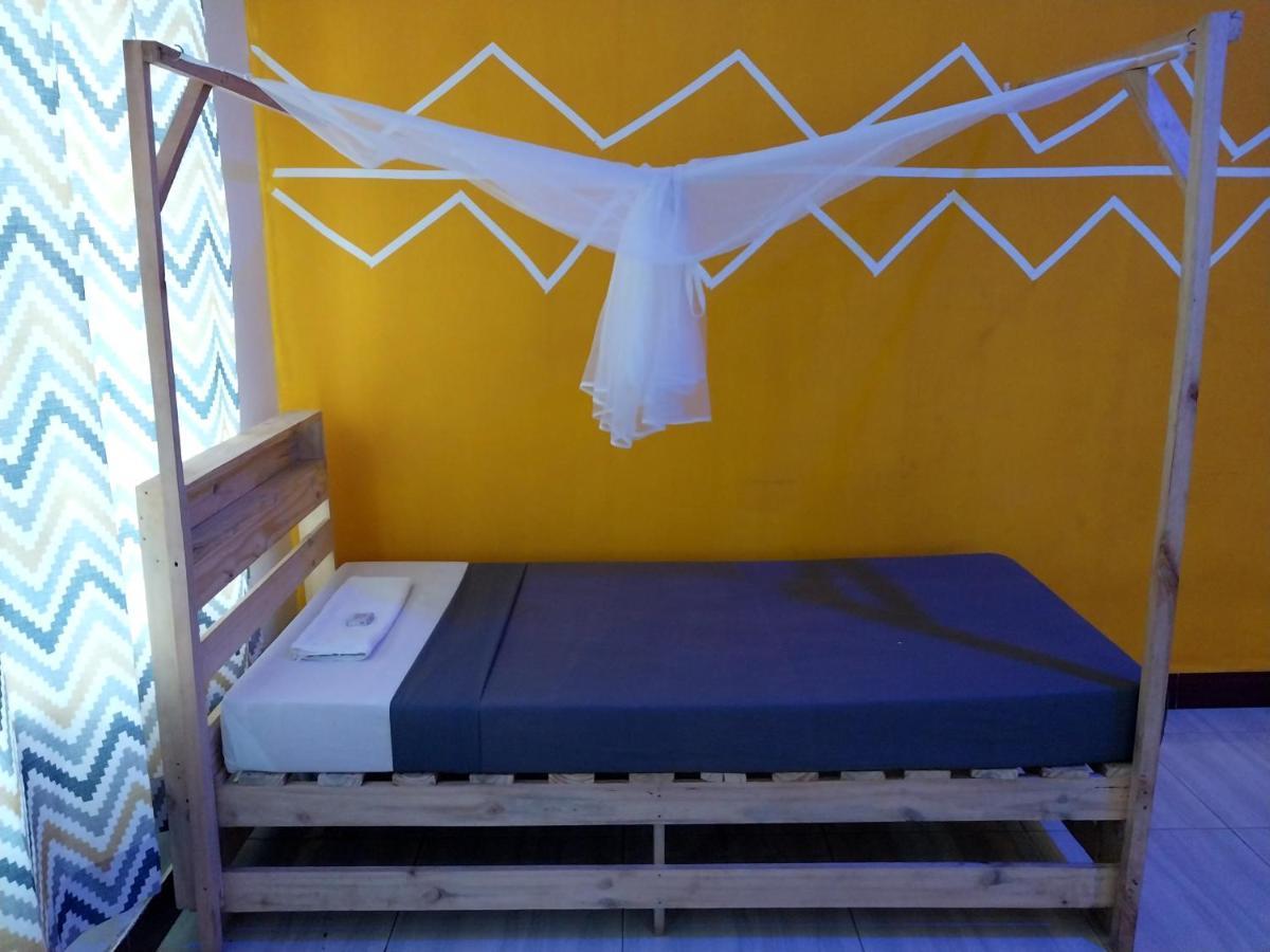 L&J Modern Backpackers Kigamboni Beach House Bed & Breakfast Dar-es-Salaam Eksteriør bilde