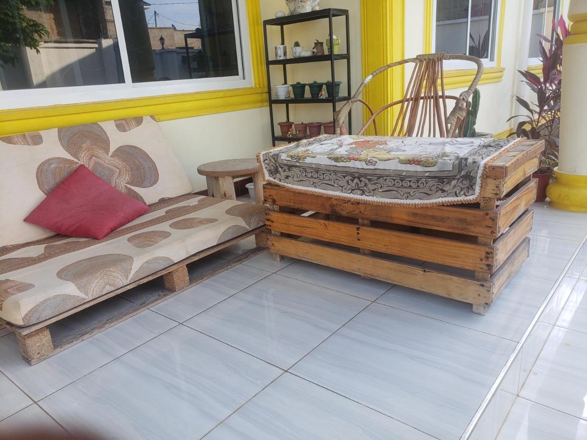 L&J Modern Backpackers Kigamboni Beach House Bed & Breakfast Dar-es-Salaam Eksteriør bilde