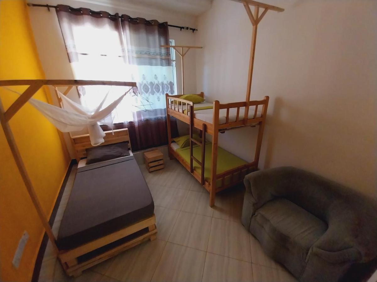 L&J Modern Backpackers Kigamboni Beach House Bed & Breakfast Dar-es-Salaam Eksteriør bilde