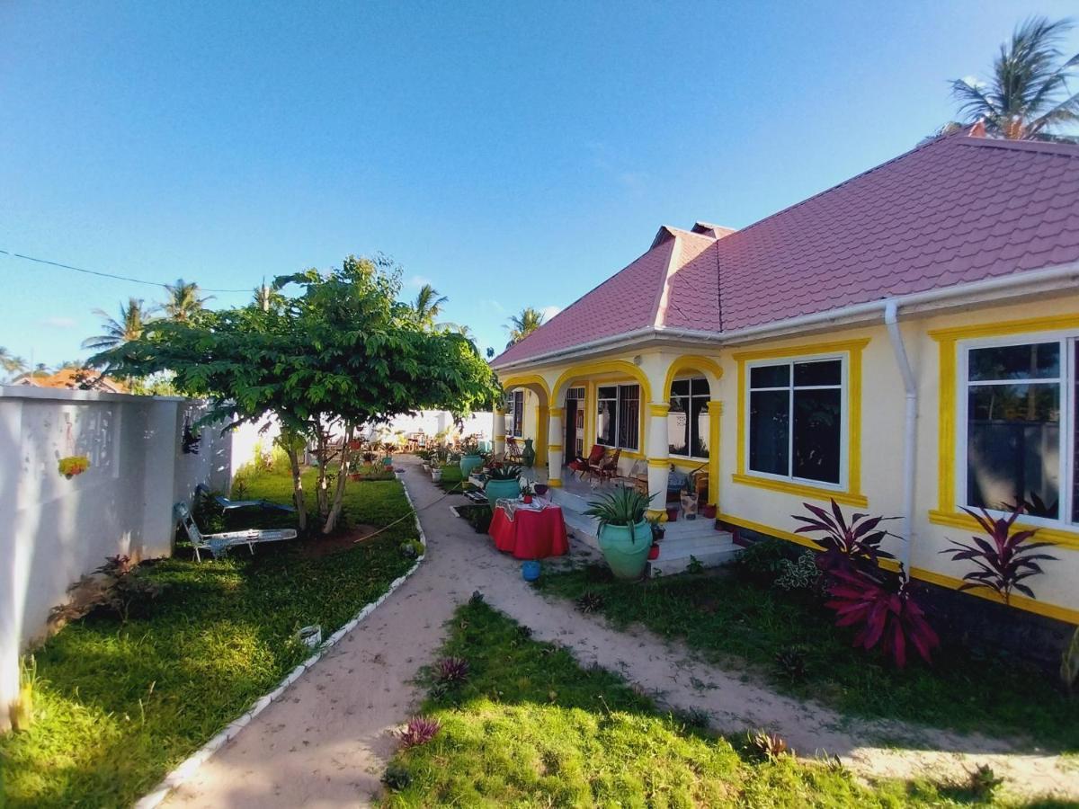 L&J Modern Backpackers Kigamboni Beach House Bed & Breakfast Dar-es-Salaam Eksteriør bilde