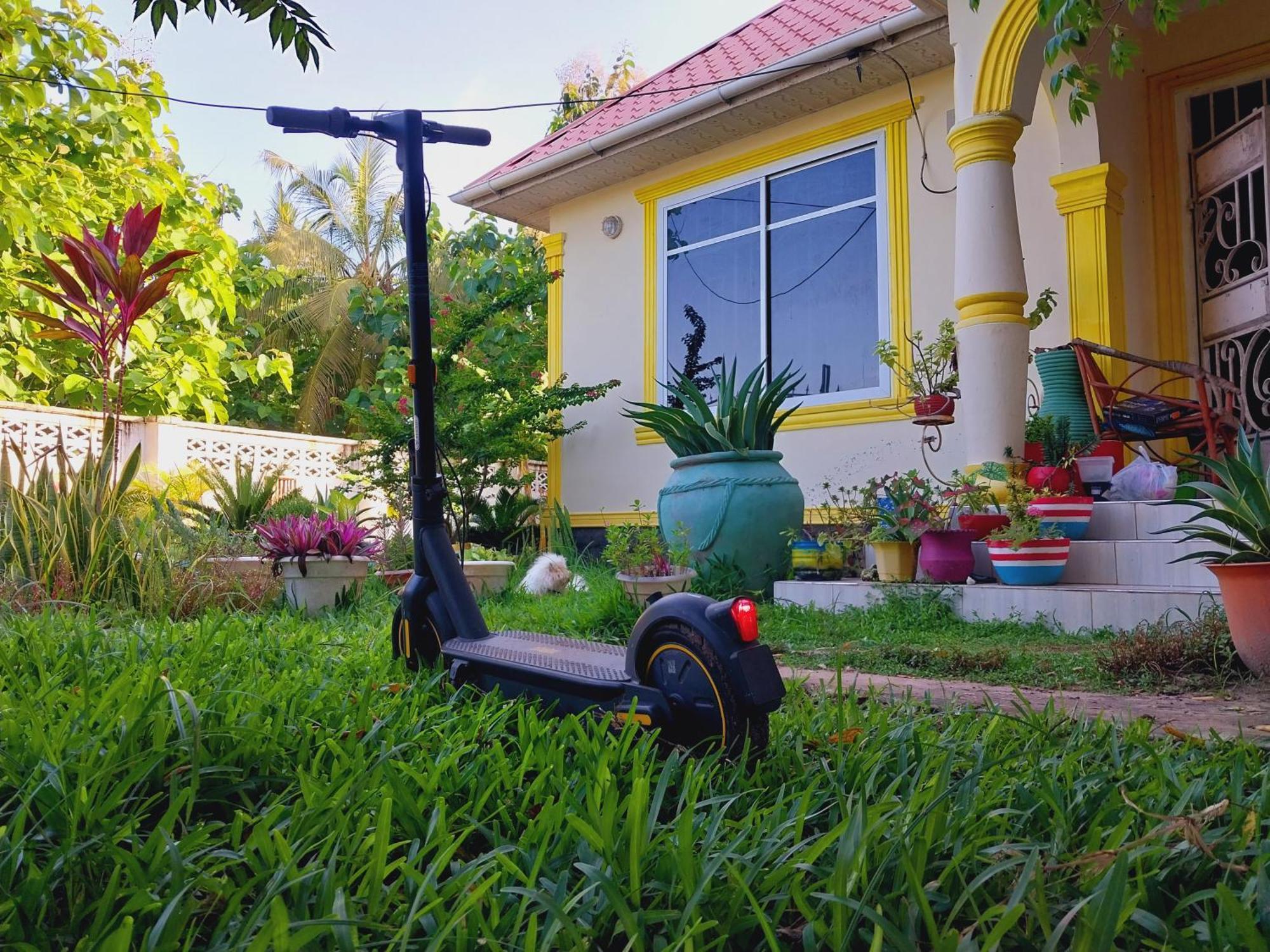 L&J Modern Backpackers Kigamboni Beach House Bed & Breakfast Dar-es-Salaam Eksteriør bilde