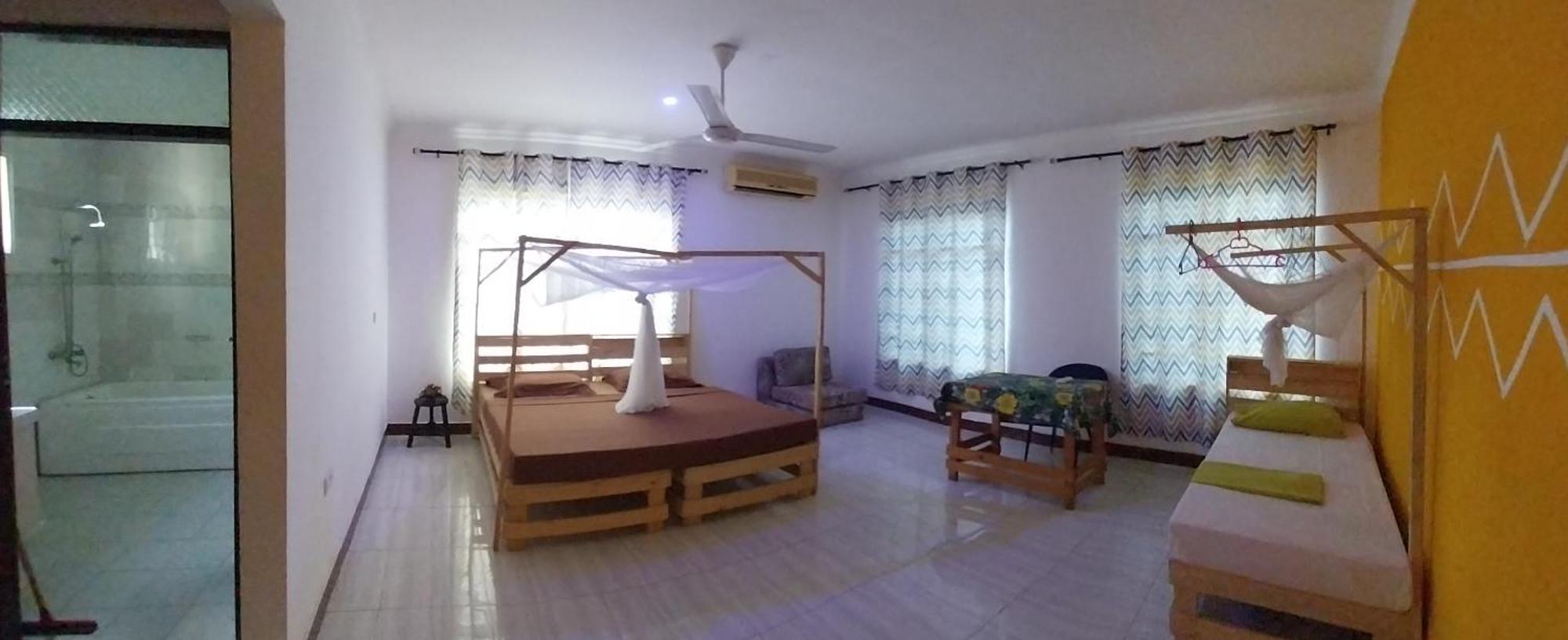 L&J Modern Backpackers Kigamboni Beach House Bed & Breakfast Dar-es-Salaam Eksteriør bilde