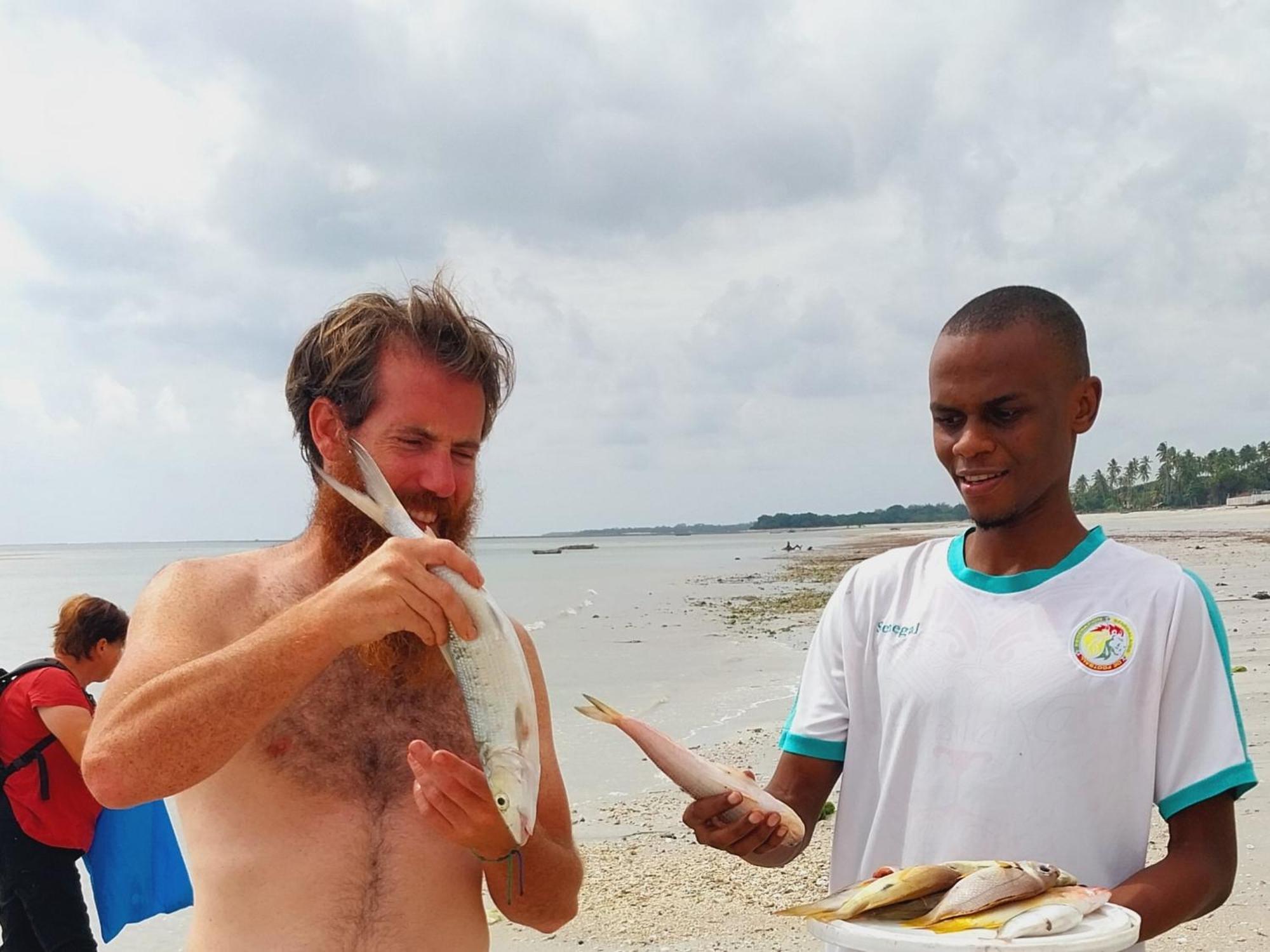 L&J Modern Backpackers Kigamboni Beach House Bed & Breakfast Dar-es-Salaam Eksteriør bilde